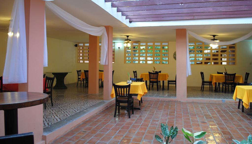 Hotel Imperial Cap-Haïtien Екстериор снимка