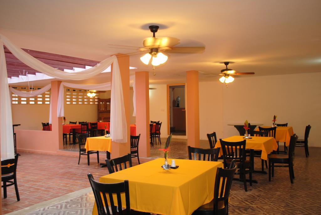 Hotel Imperial Cap-Haïtien Екстериор снимка