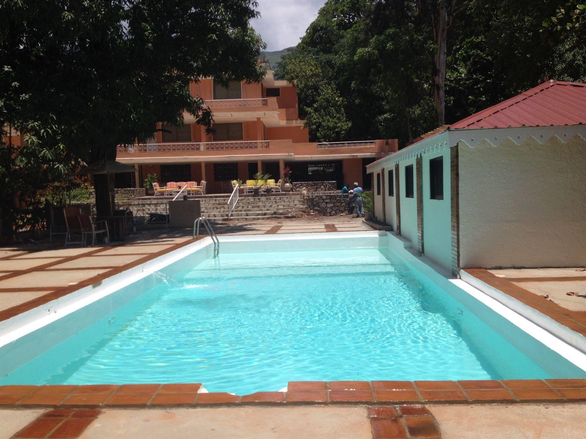 Hotel Imperial Cap-Haïtien Екстериор снимка