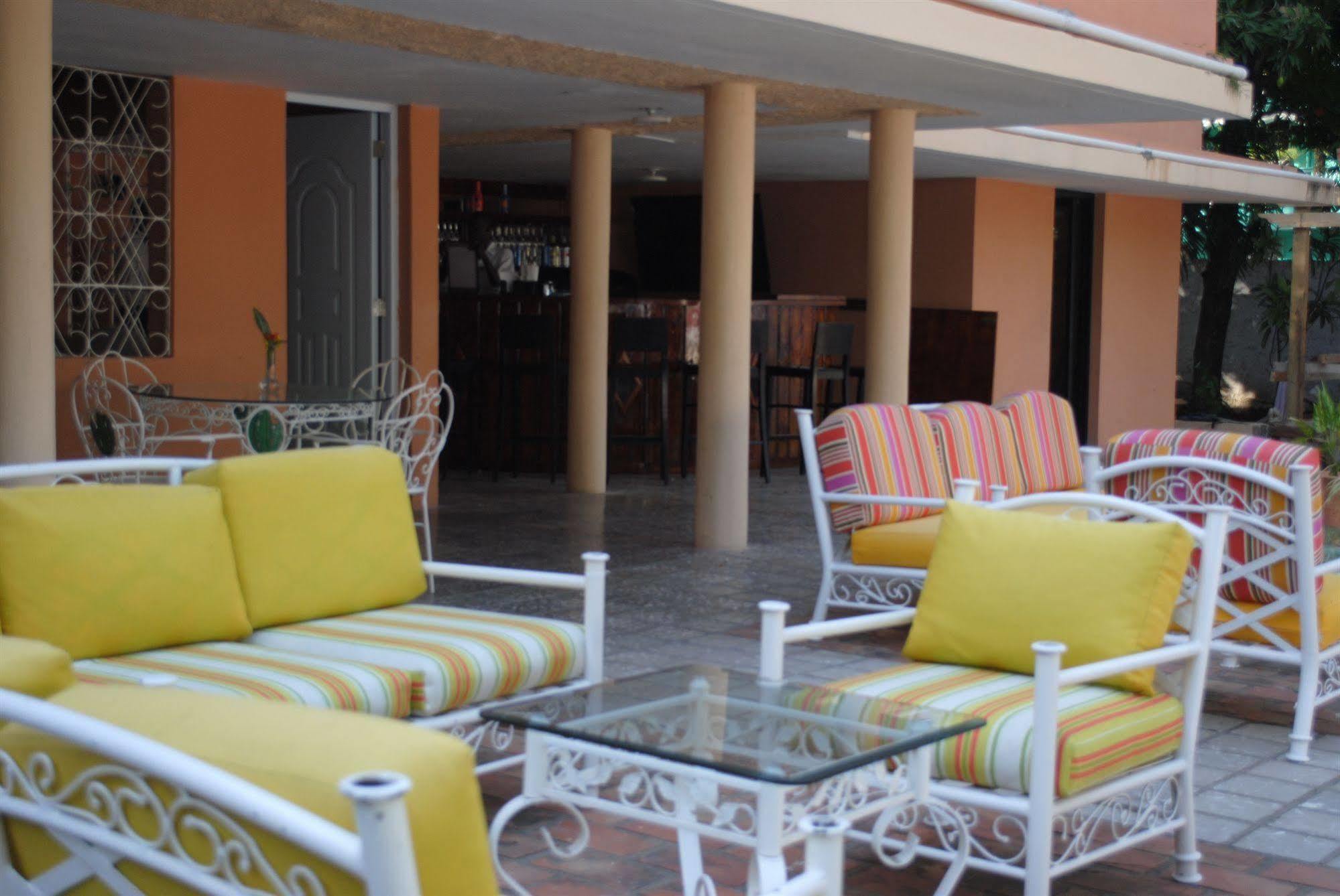 Hotel Imperial Cap-Haïtien Екстериор снимка