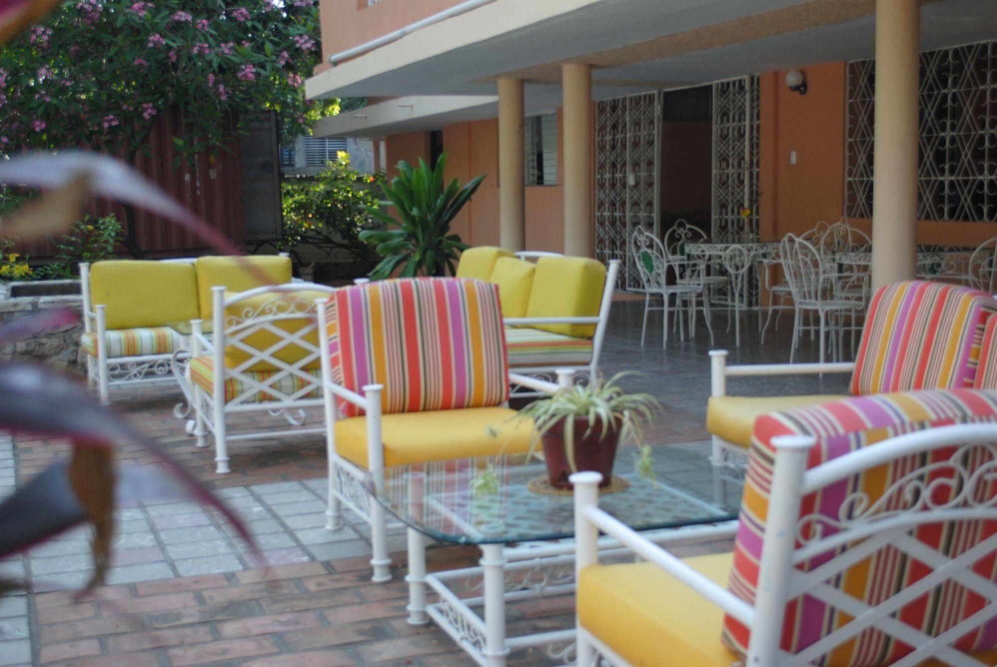 Hotel Imperial Cap-Haïtien Екстериор снимка